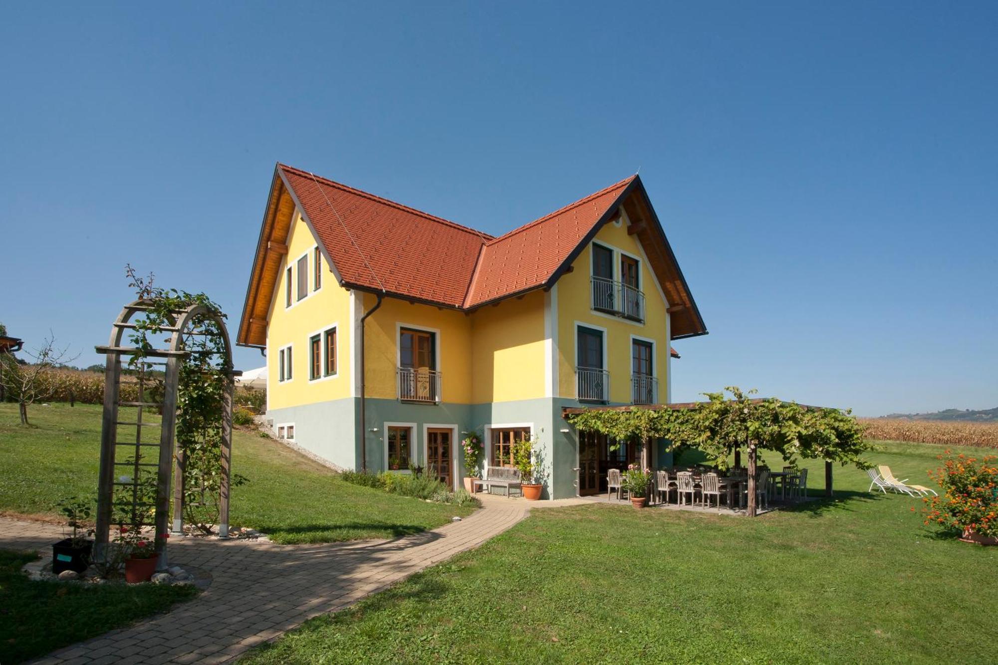 Weingut Winzerhof Gaestezimmer Grebenz Großklein Kültér fotó